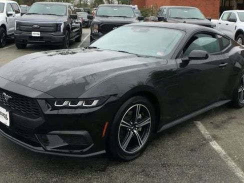 Used 2024 Ford Mustang Coupe RWD image 5