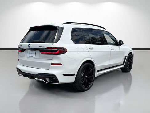 New 2027 BMW X7 xDrive40i w/ M Sport Package AWD/4WD image 3