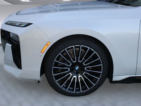 Used 2026 BMW i7 eDrive50 RWD image 12