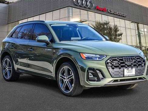 Used 2023 Audi Q5 e Premium Plus w/ Premium Plus Package image 2