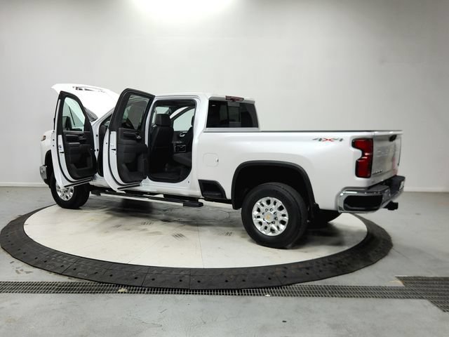 Used 2024 Chevrolet Silverado 2500 LTZ w/ LTZ Convenience Package AWD/4WD image 14