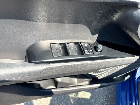 Used 2025 Toyota Camry image 15