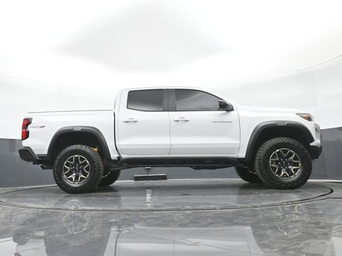 Used 2024 Chevrolet Colorado ZR2 w/ ZR2 Convenience Package III image 43