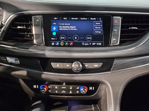 Used 2024 Buick Enclave Premium image 16