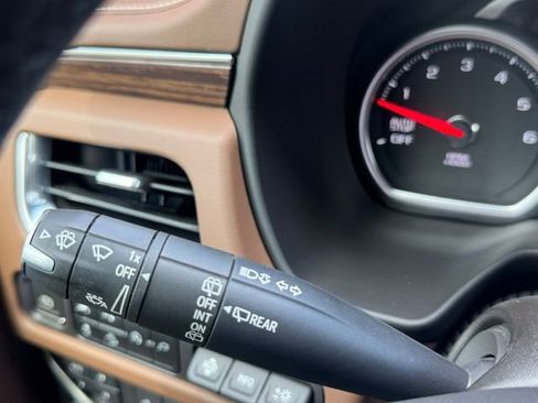 Used 2021 Chevrolet Tahoe High Country AWD/4WD image 12