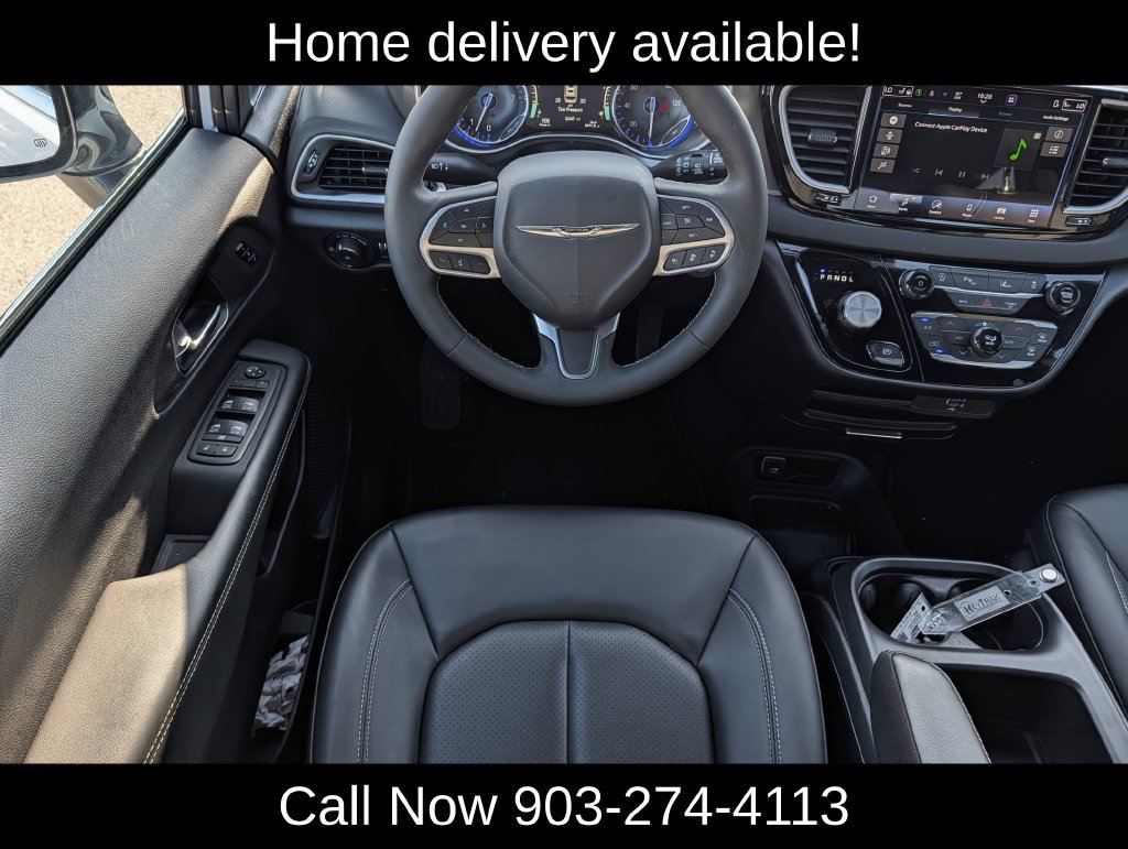 Used 2026 Chrysler Pacifica Select FWD image 14