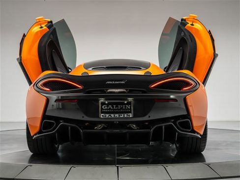 Used 2017 McLaren 570S image 12