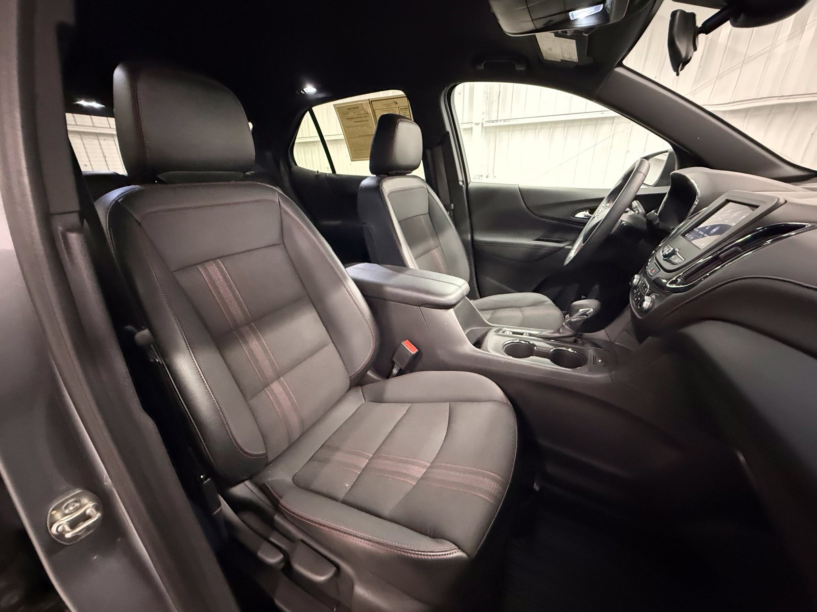 Used 2023 Chevrolet Equinox RS w/ LPO, Floor Liner Package FWD image 25