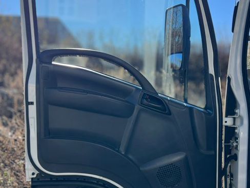 Used 2024 Isuzu NPR image 19