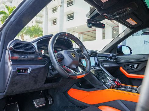 Used 2022 Lamborghini Urus image 25