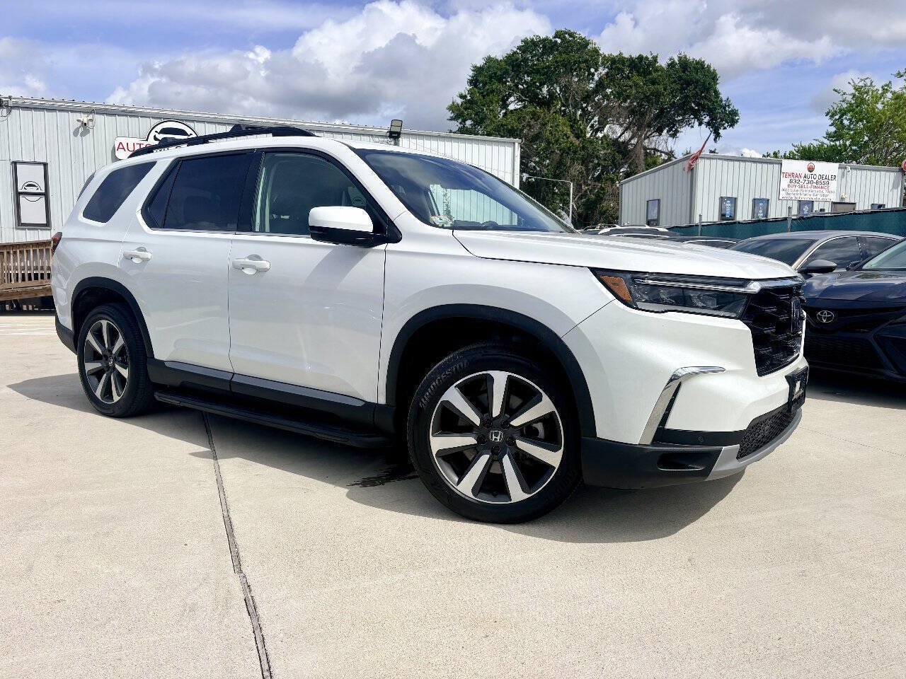 Used 2024 Honda Pilot Elite image 3