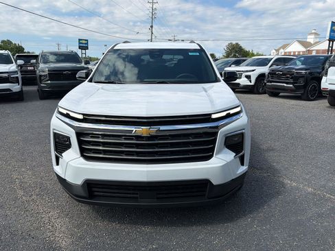 New 2026 Chevrolet Traverse LT FWD image 2