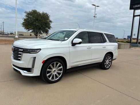 Used 2024 Cadillac Escalade Premium Luxury Platinum RWD image 1