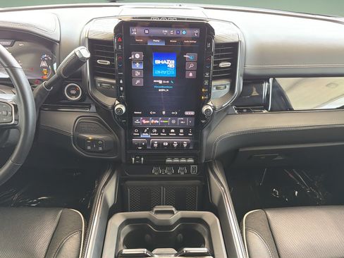 Used 2025 RAM 2500 Limited AWD/4WD image 8