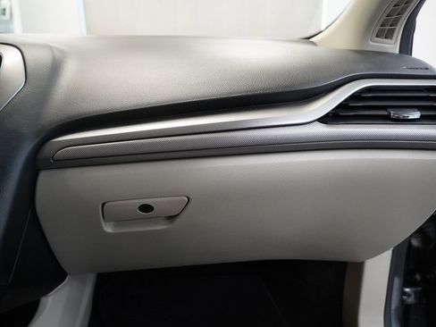 Used 2019 Ford Fusion SE image 33