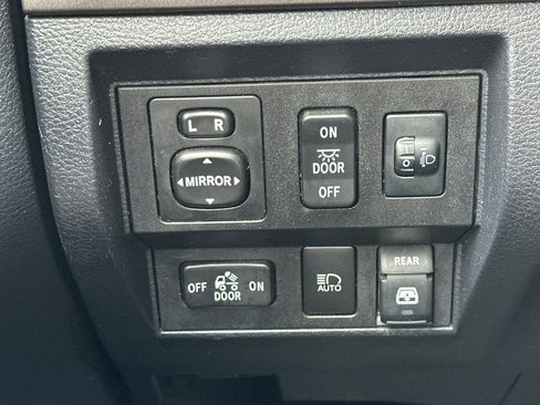 Used 2018 Toyota Tundra SR5 w/ TRD Off Road Package AWD/4WD image 29