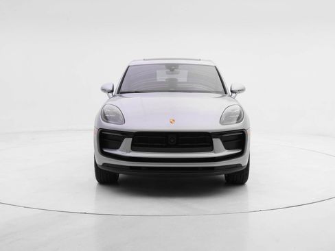 Certified 2024 Porsche Macan image 10