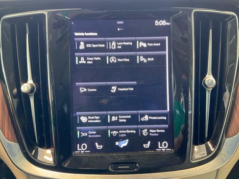 Used 2021 Volvo S60 T5 Momentum FWD image 20