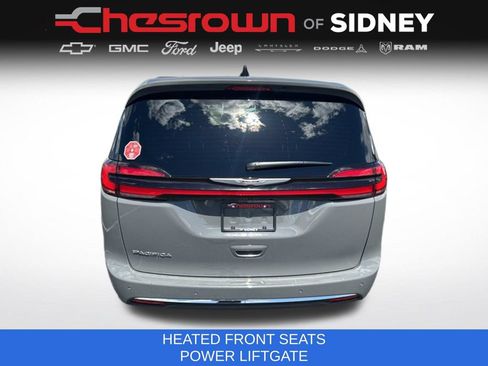 Used 2025 Chrysler Pacifica Select FWD image 5