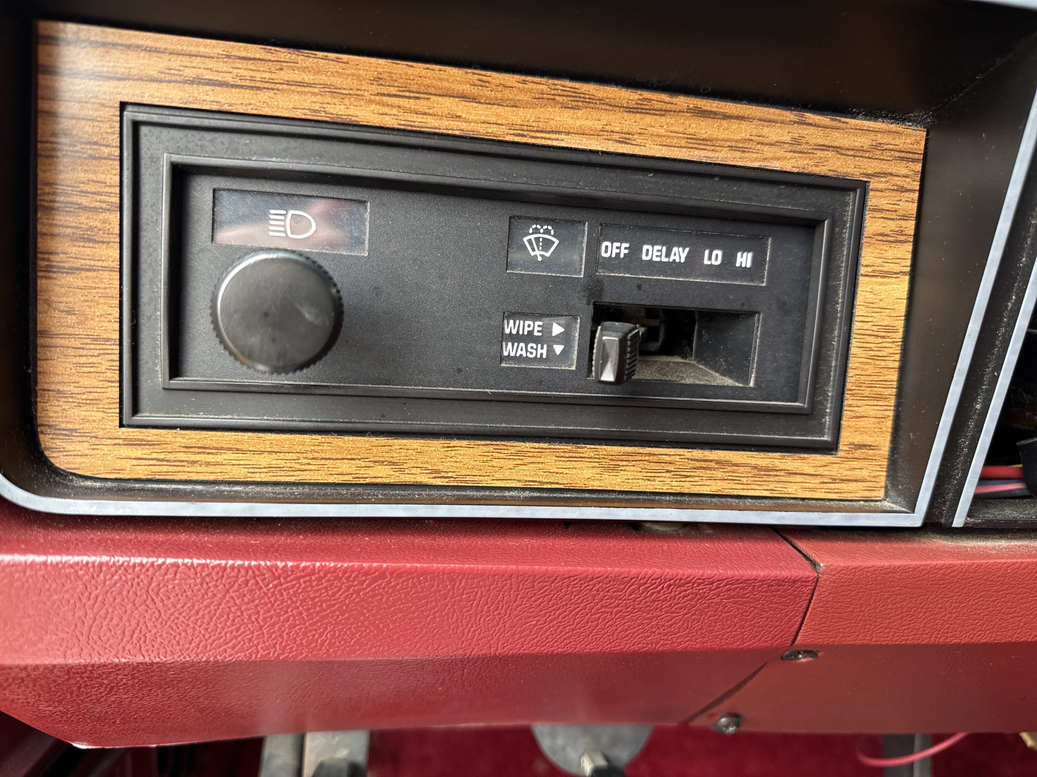 Used 1987 Dodge D/W Truck 150 RWD image 11