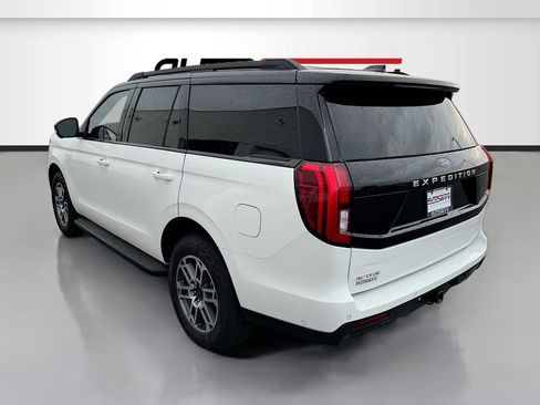 Used 2025 Ford Expedition Active AWD/4WD image 5
