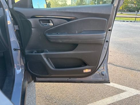 Used 2022 Honda Pilot Black Edition image 11