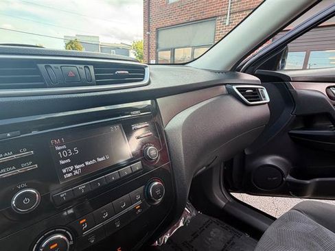 Used 2015 Nissan Rogue S AWD/4WD image 37