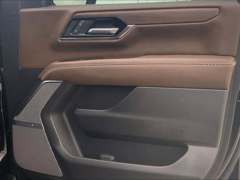 Used 2025 GMC Yukon Denali Ultimate image 19