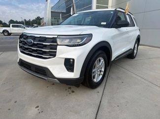 Used 2025 Ford Explorer Active w/ Active Comfort Package RWD video 3