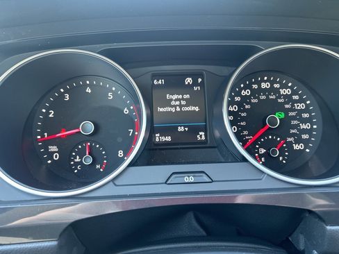 Used 2018 Volkswagen Tiguan SE image 19