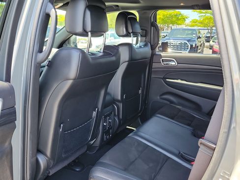 Used 2021 Jeep Grand Cherokee Laredo X AWD/4WD image 14