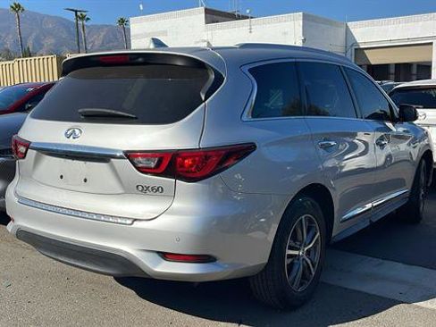 Used 2020 INFINITI QX60 Luxe w/ Essential Package image 2