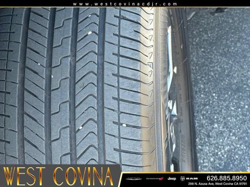Used 2025 Toyota 4Runner SR5 AWD/4WD image 18