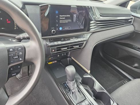 Used 2025 Toyota Camry LE image 20