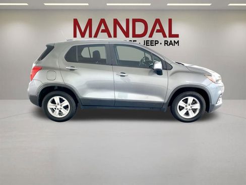 Used 2020 Chevrolet Trax LS w/ Tint and Cruise Package FWD image 5