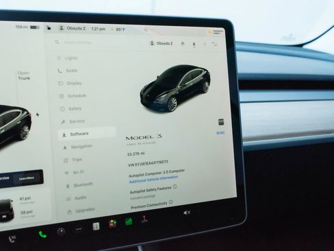 Used 2018 Tesla Model 3 Long Range image 17