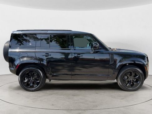 Used 2022 Land Rover Defender 110 X-Dynamic SE AWD/4WD image 3