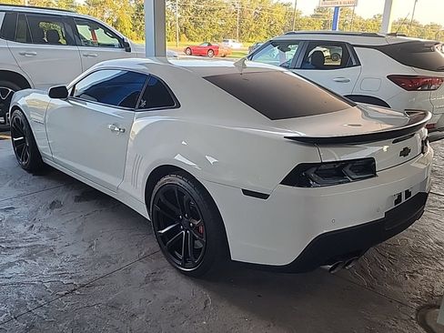 Used 2014 Chevrolet Camaro SS w/ SS Performance Package RWD image 2