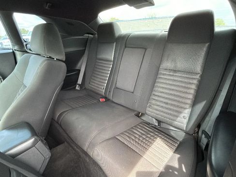 Used 2011 Dodge Challenger RWD image 11