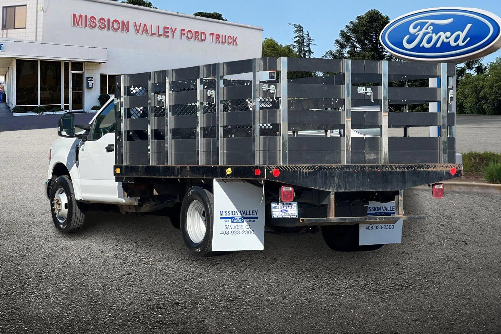 Used 2021 Ford F350 XLT RWD image 6