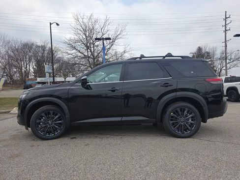 New 2026 Nissan Pathfinder SL image 12