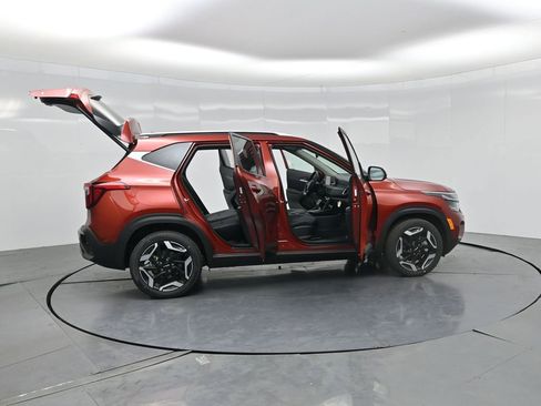 New 2026 Kia Seltos SX AWD/4WD image 3