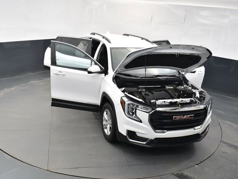 Used 2023 GMC Terrain SLE w/ Driver Convenience Package image 21