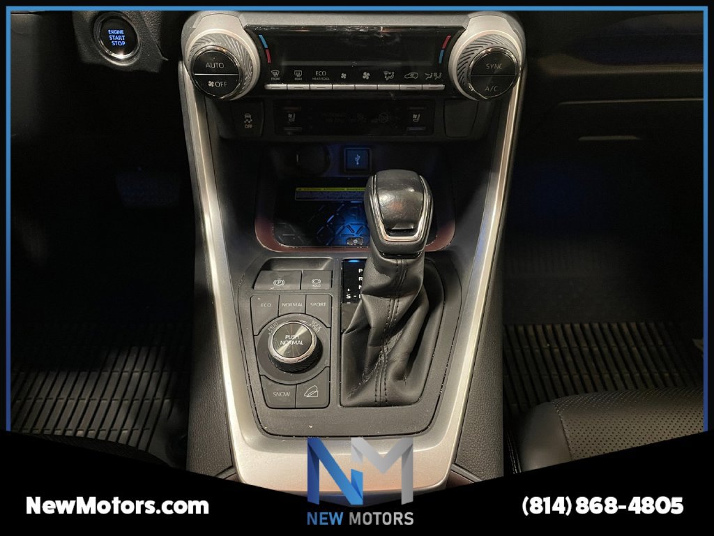 Used 2020 Toyota RAV4 Limited AWD/4WD image 11