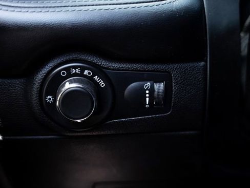 Used 2023 Dodge Durango SXT RWD image 17