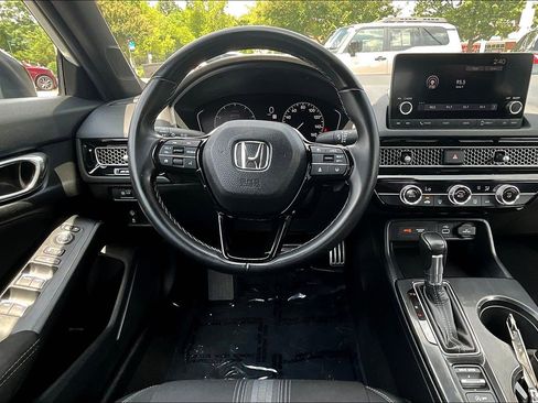 Used 2023 Honda Civic Sport image 5