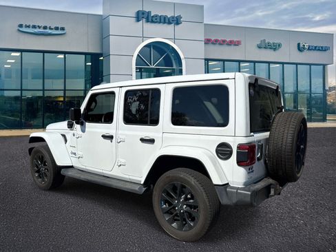 Used 2023 Jeep Wrangler Unlimited Sahara w/ Cold Weather Group AWD/4WD image 3