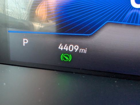 Certified 2025 Volkswagen Taos S image 28