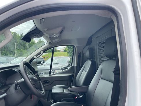 Used 2022 Ford Transit 150 Low Roof RWD image 15