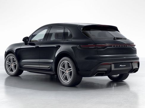 Certified 2025 Porsche Macan image 9